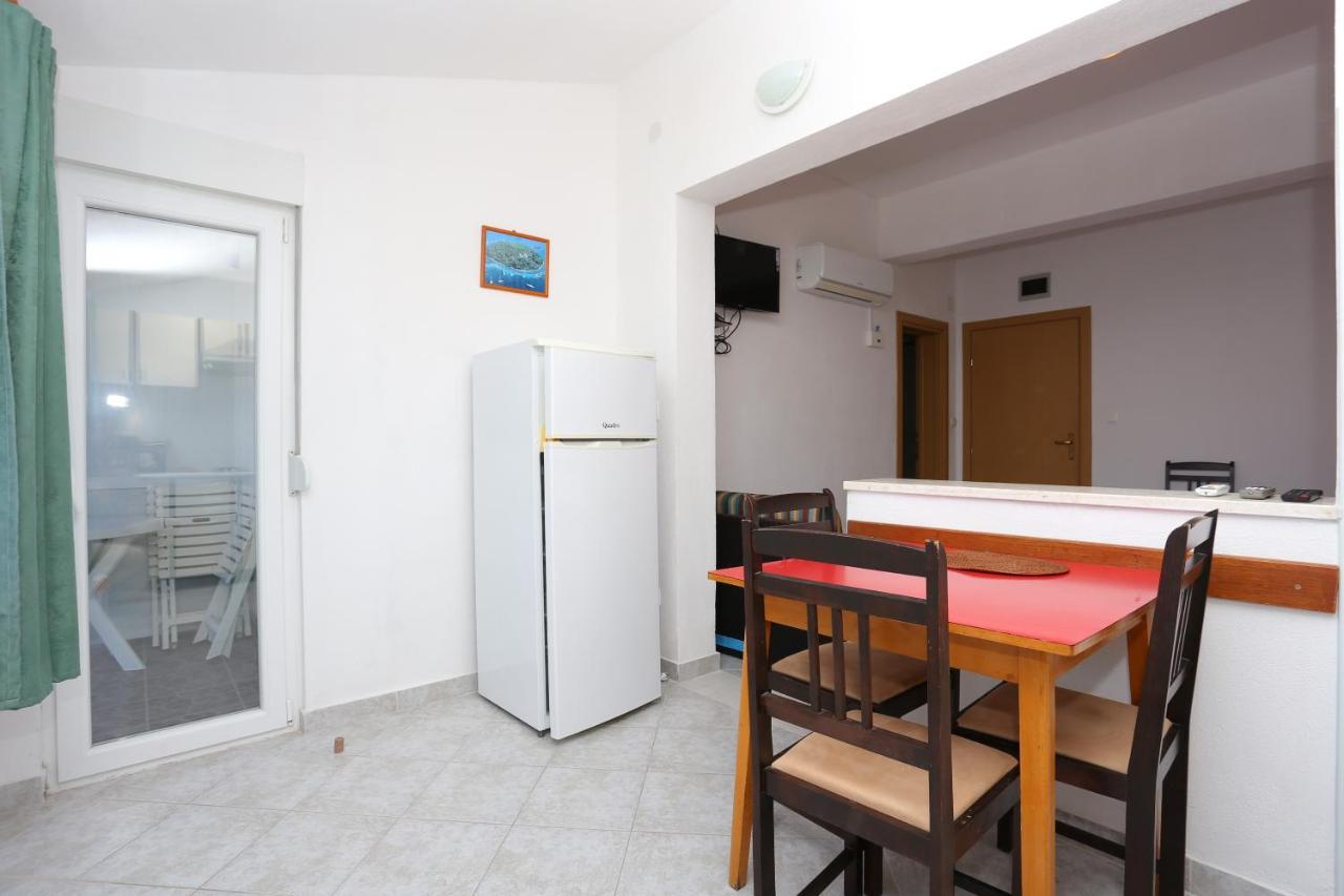 Apartments By The Sea Slatine, Ciovo - 14541 Exteriör bild