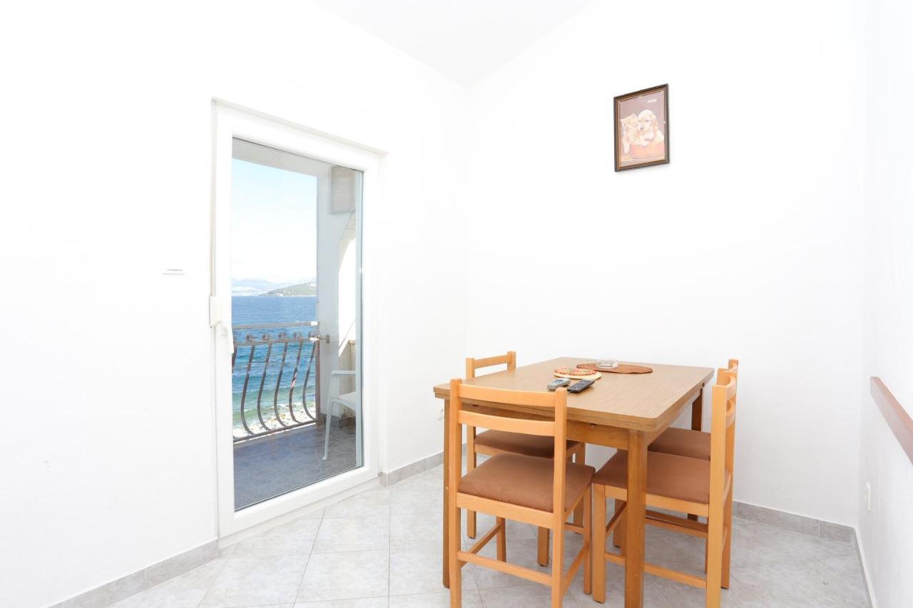 Apartments By The Sea Slatine, Ciovo - 14541 Exteriör bild