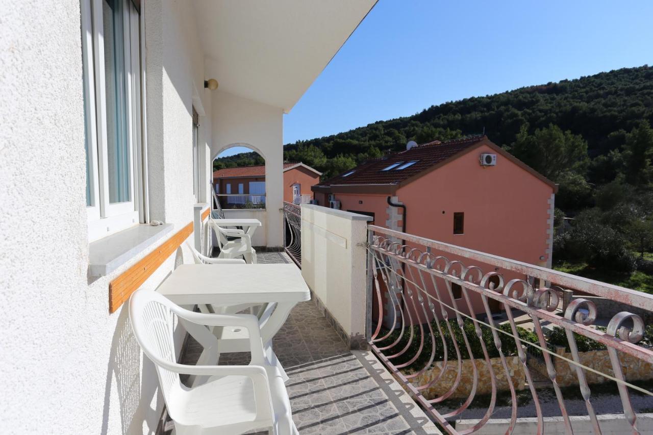 Apartments By The Sea Slatine, Ciovo - 14541 Exteriör bild